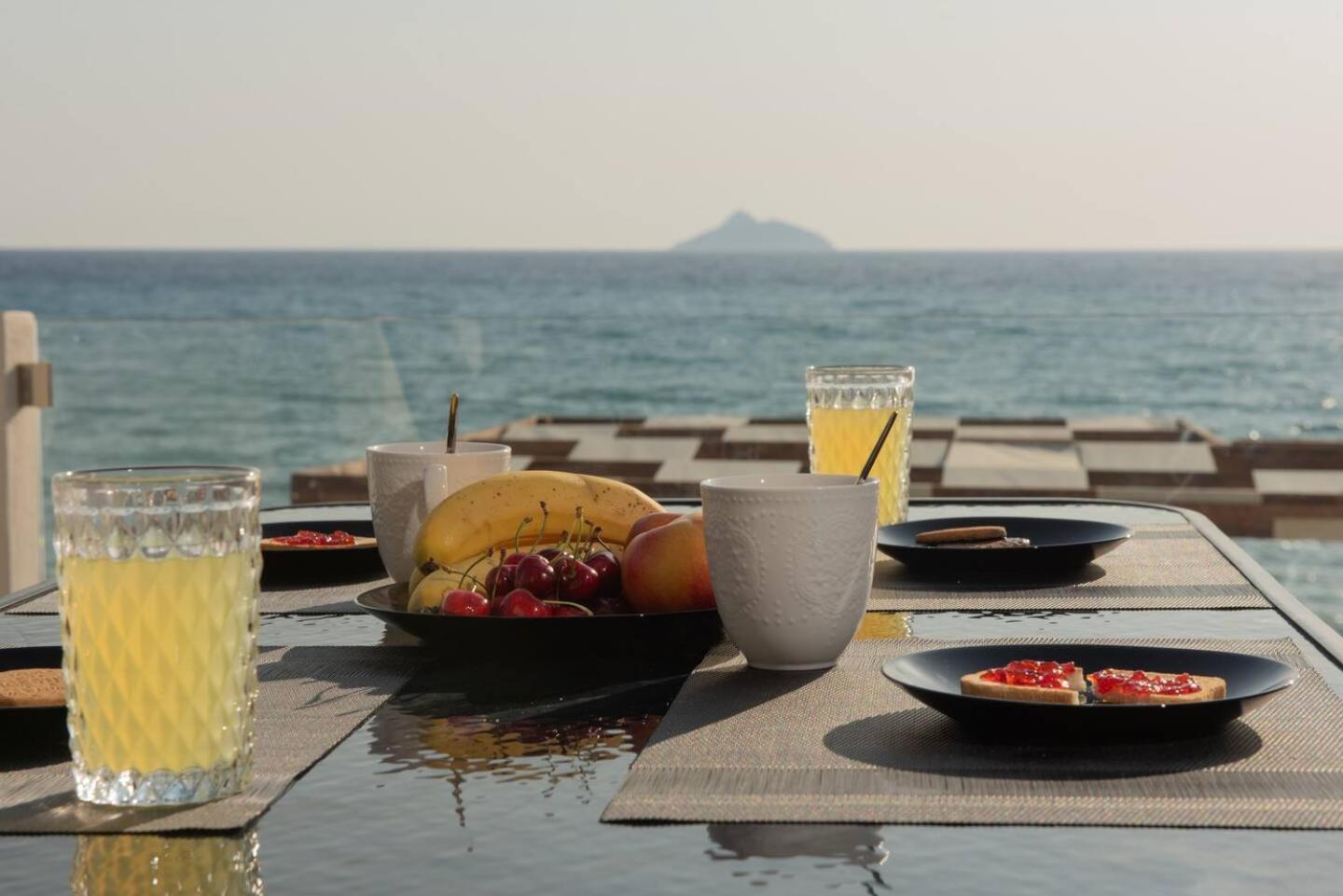 Stella & Eleni Suite With Shared Pool & Open View Kalamaki  Exterior photo